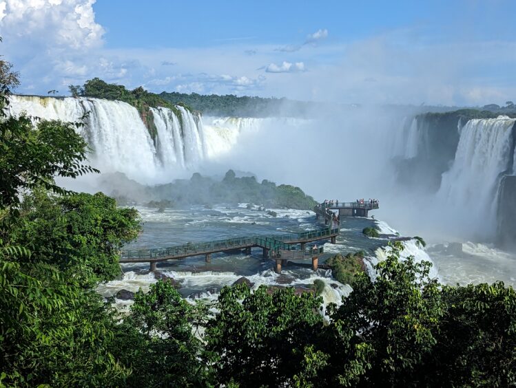 Iguazufalls.walk Brazil.ingaaksamit 749x564 1